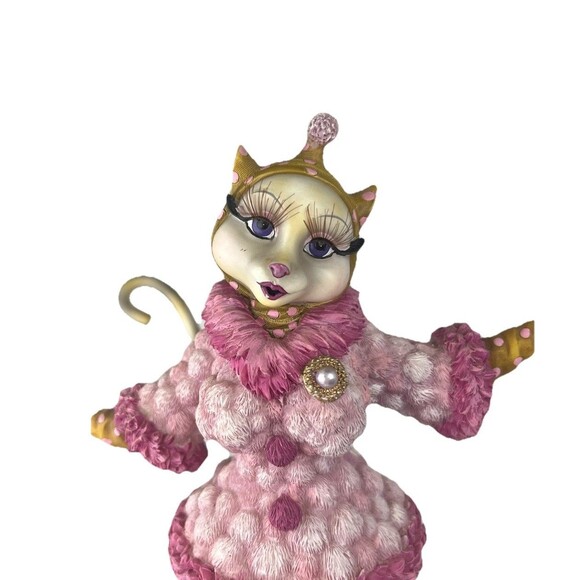 Margaret Le Van Alley Cats Therianthropic Skiing detailed Figurine RARE!! Broken - Picture 11 of 16